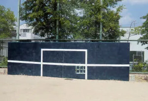 前西公園サッカー用壁あて板
